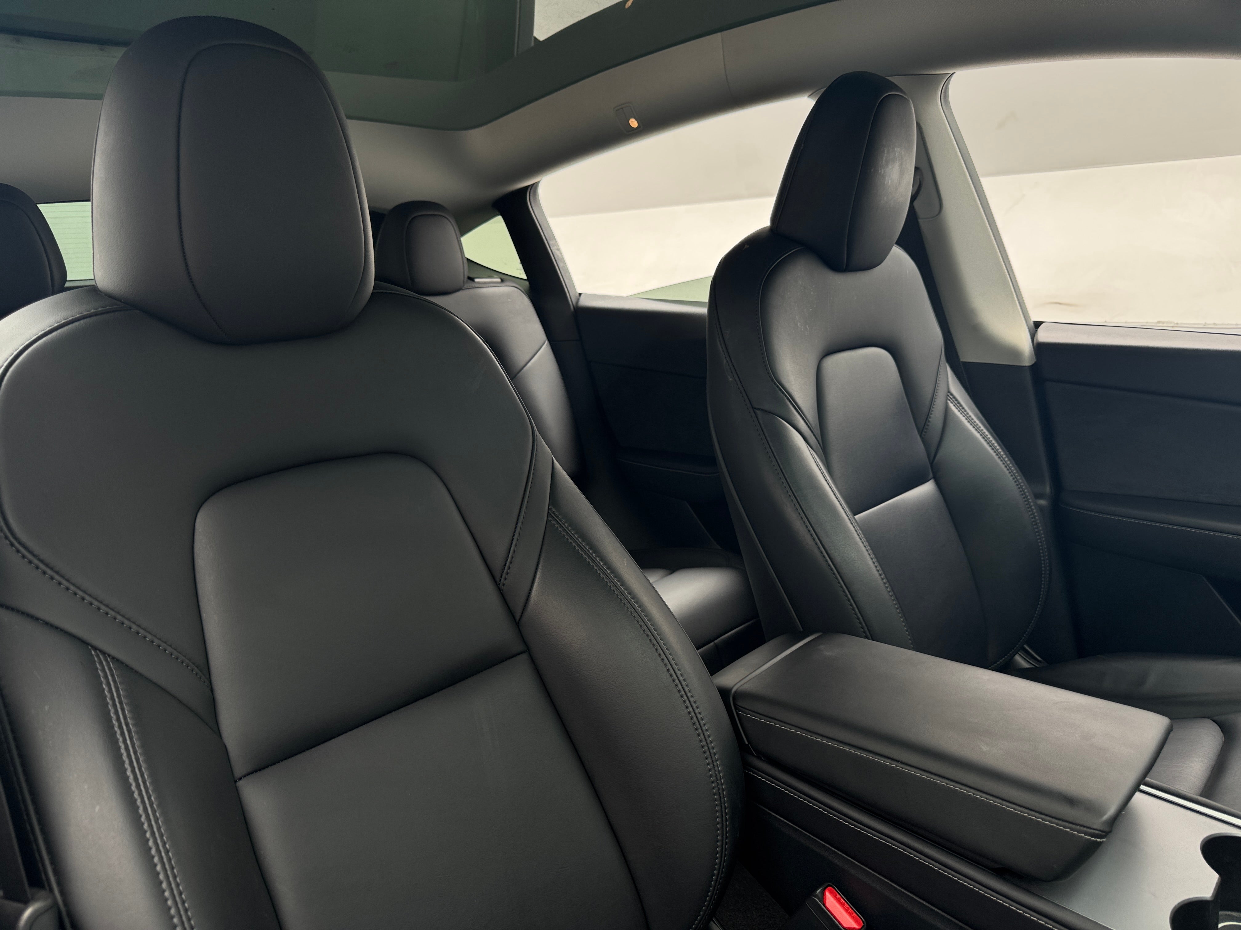 tesla model y 2025 7SAYGAEE1SF220618 image tesla model y 2025 7SAYGAEE1SF220618 image